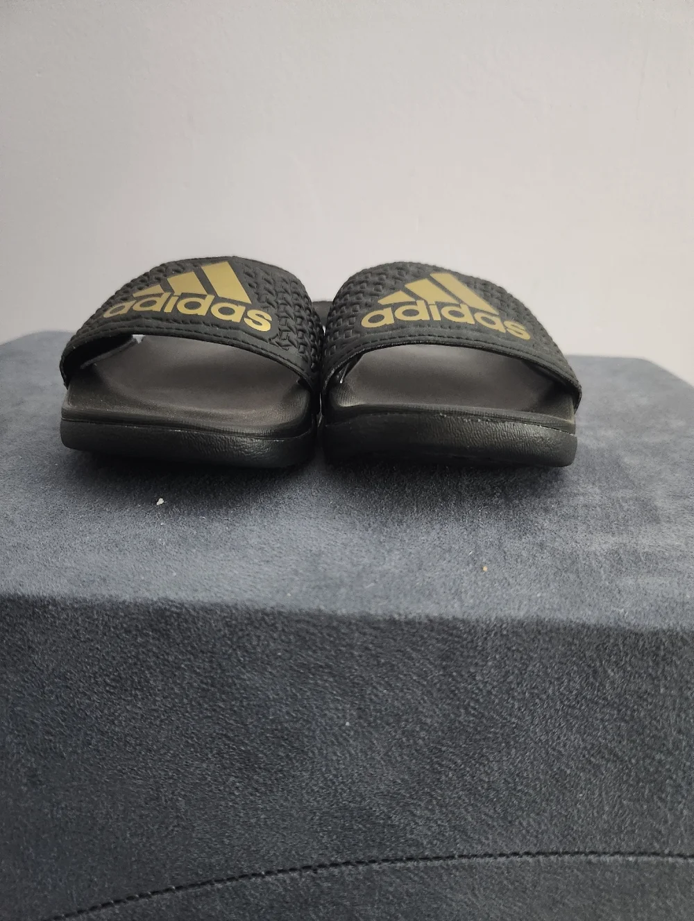 Adidas Unisex Adilette Shower Slides - Kids Size 10C | MSRP $25
